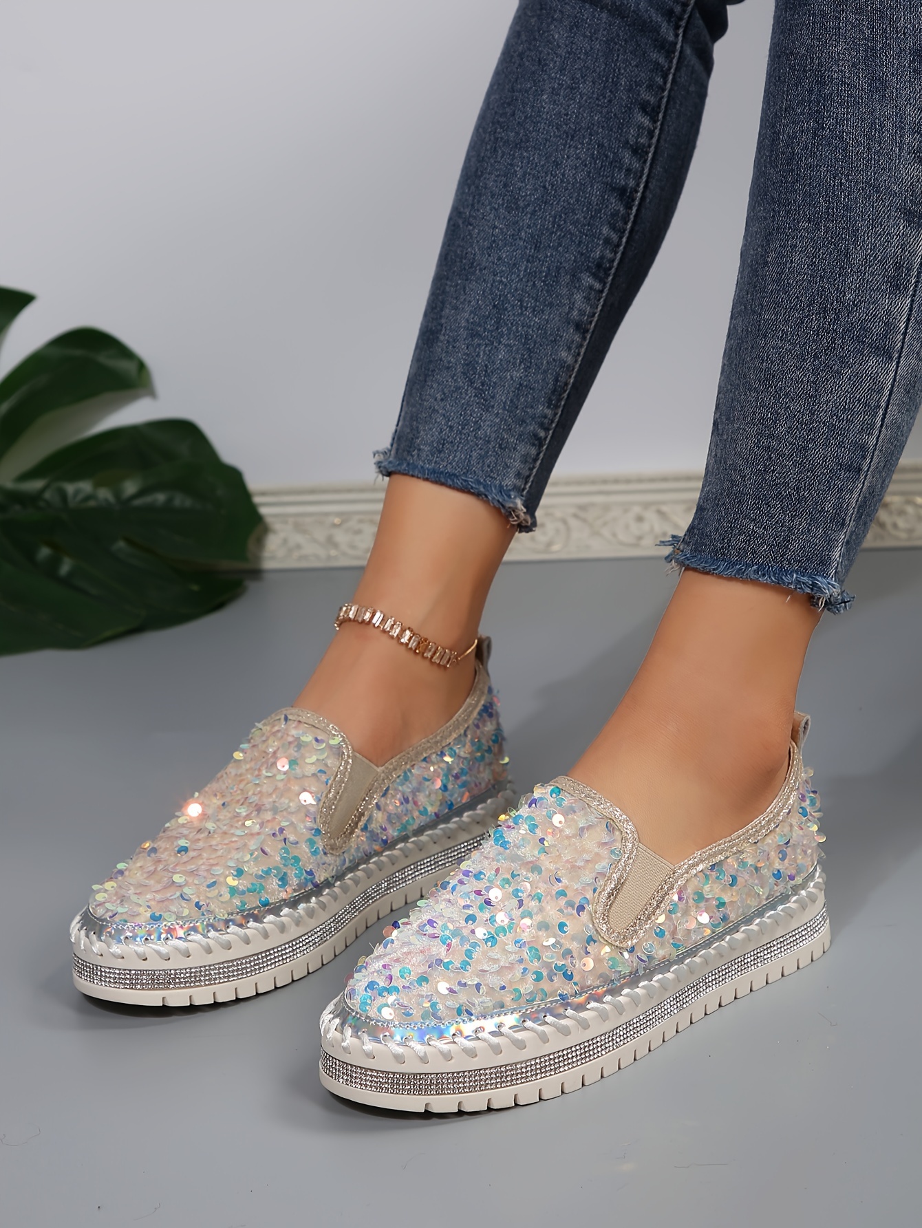 womens sequins flat shoes fashion round toe slip on shoes stylish low top sneakers details 1