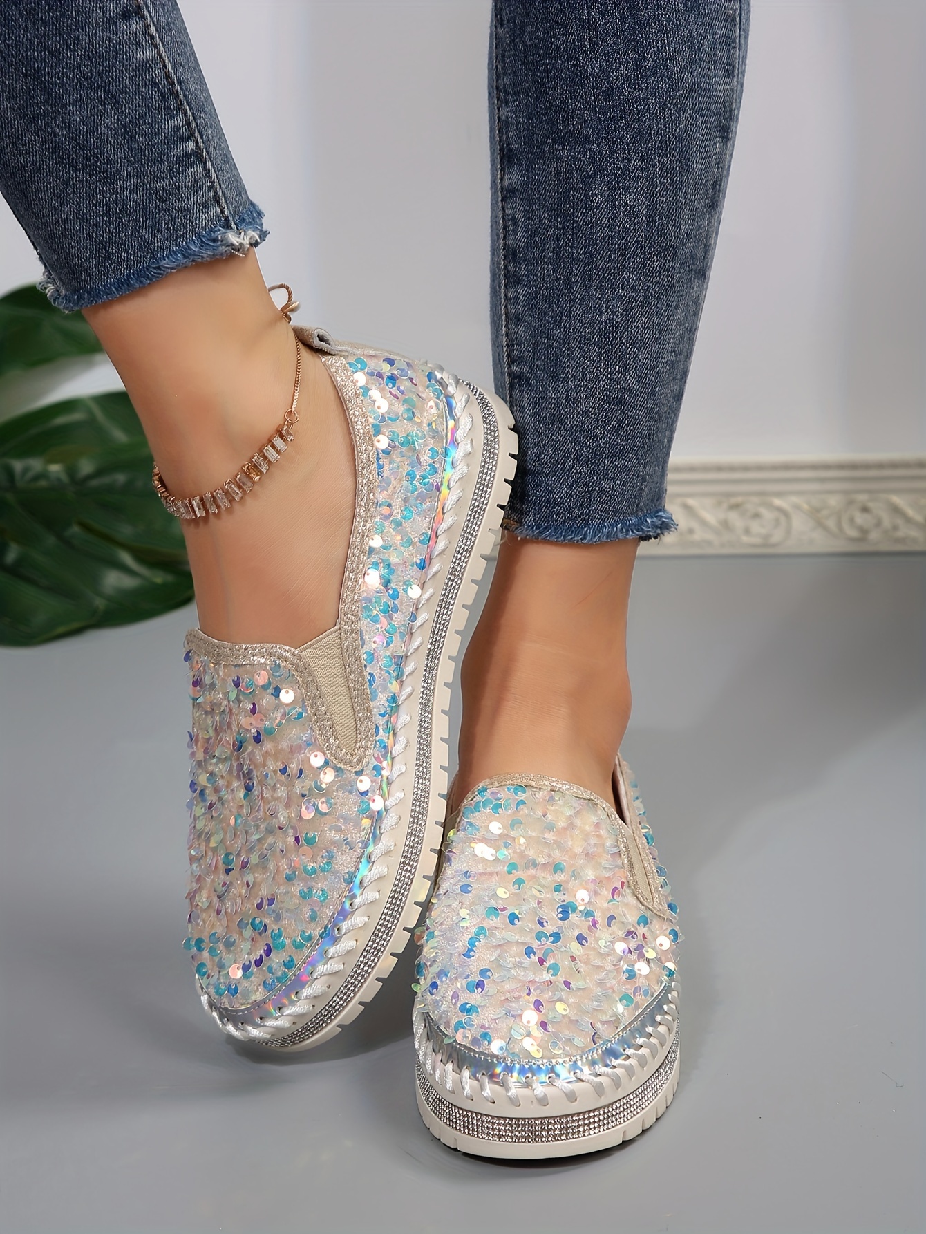 womens sequins flat shoes fashion round toe slip on shoes stylish low top sneakers details 3