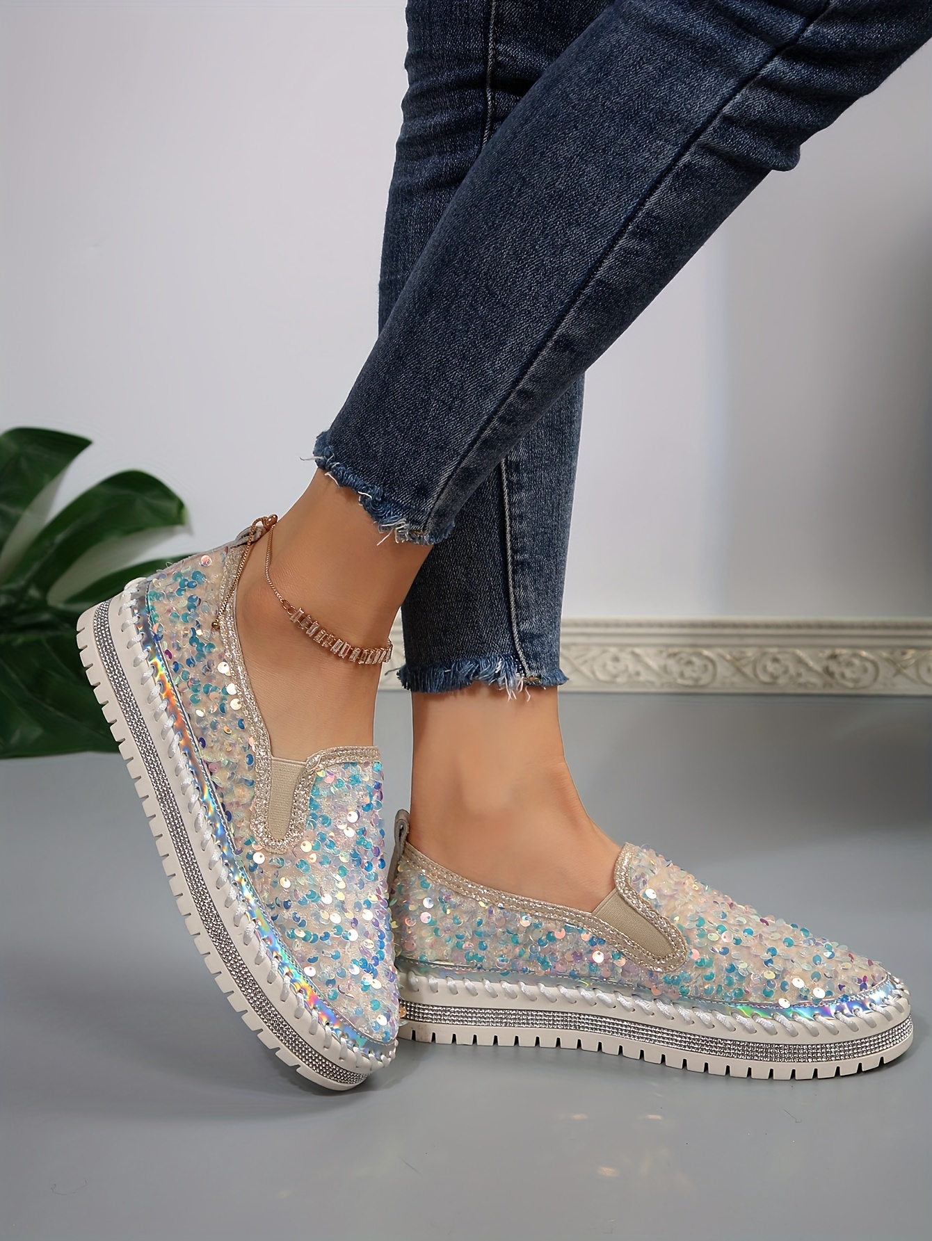 womens sequins flat shoes fashion round toe slip on shoes stylish low top sneakers details 4