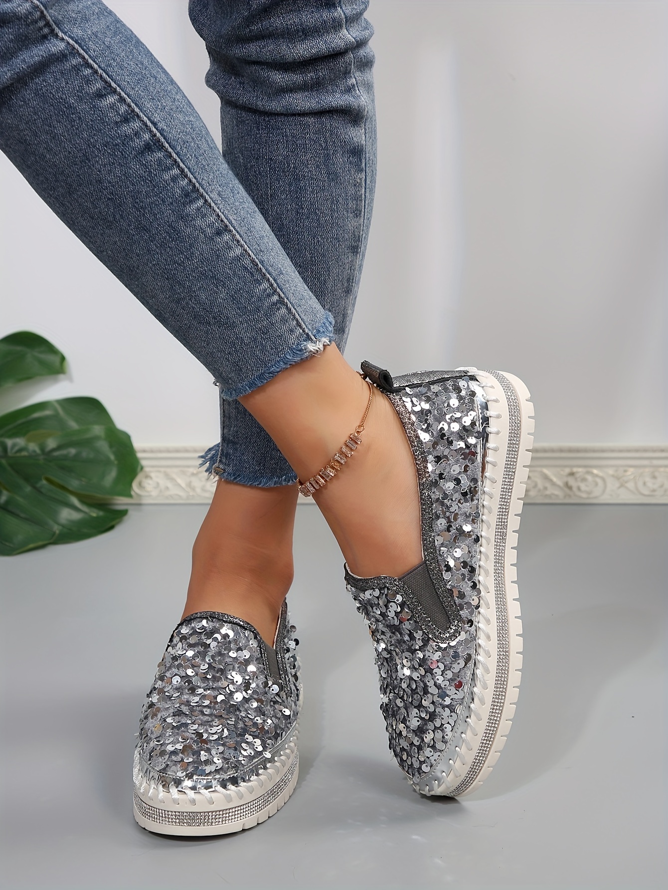 womens sequins flat shoes fashion round toe slip on shoes stylish low top sneakers details 6