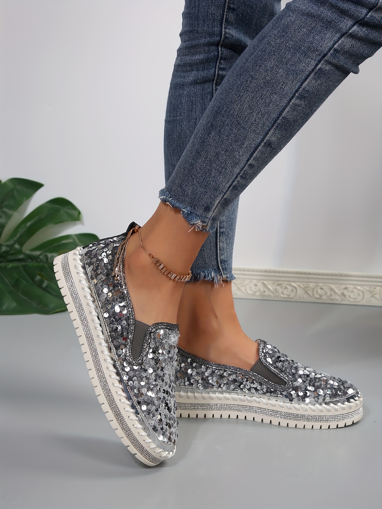 womens sequins flat shoes fashion round toe slip on shoes stylish low top sneakers details 9